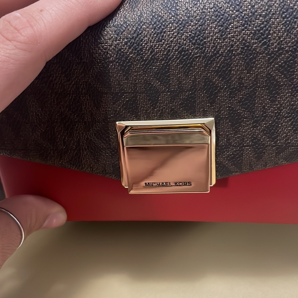 MICHAEL KORS Lita New w/Tags Orig Pkg Crossbody Bag & Magnetic Gift StorageBox - Picture 14 of 16